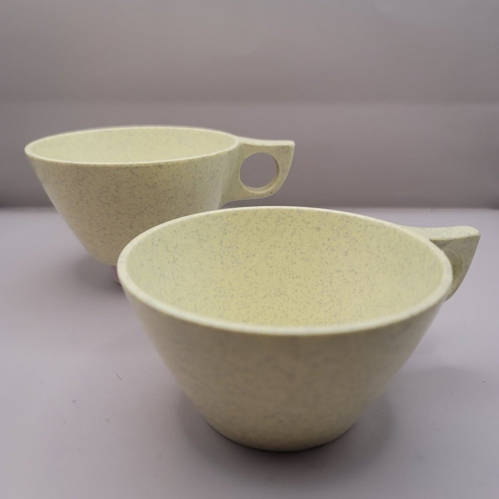 Set of 2 TEXASWARE Light Yellow Coffee Cups